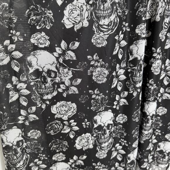 Skull Rose Floral Goth Dress Womens 1XL Black V Neck Short Sleeve Gothic Sheet - Picture 3 of 8